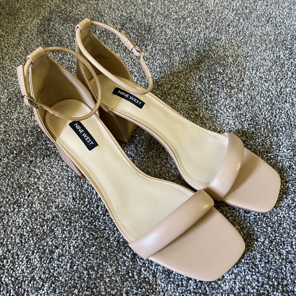 NEW Nude Gretal Ankle Strap Block Heel - 11